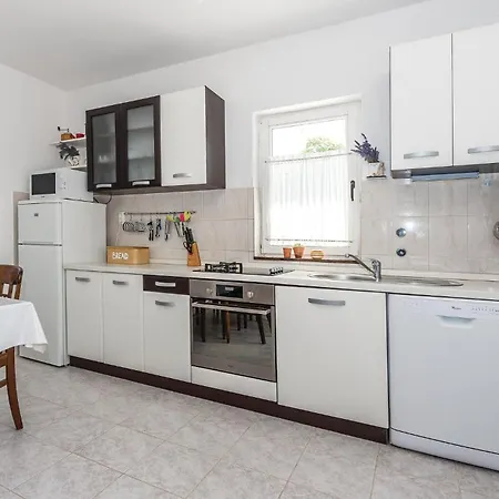 Lovely Home In Sibenik With Kitchen Holiday home *