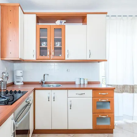 Lovely Home In Sibenik With Kitchen *