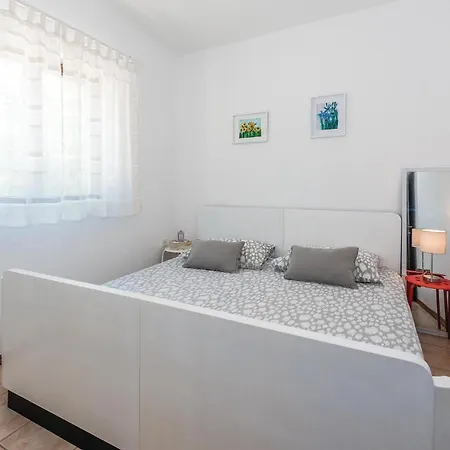 Lovely Home In Sibenik With Kitchen Sibenik