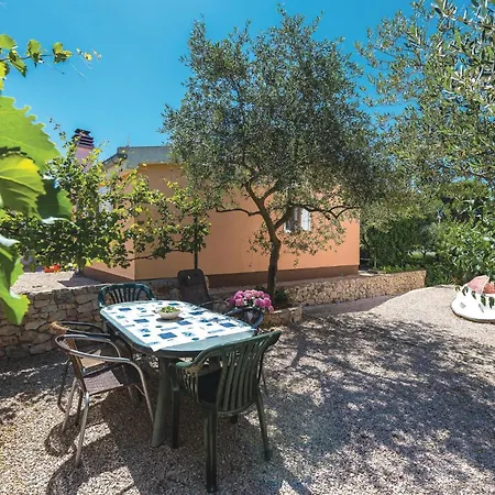 Holiday home Lovely Home In Sibenik With Kitchen Sibenik