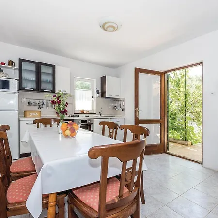 Lovely Home In Sibenik With Kitchen