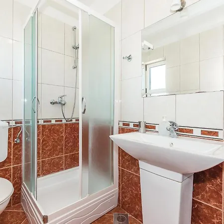 Lovely Home In Sibenik With Kitchen Holiday home *