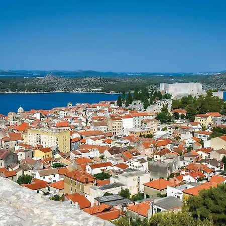 Lovely Home In Sibenik With Kitchen Holiday home *